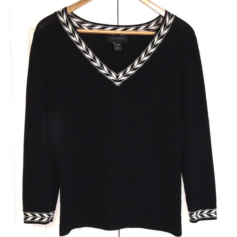 Poinette Classic Black & White Top